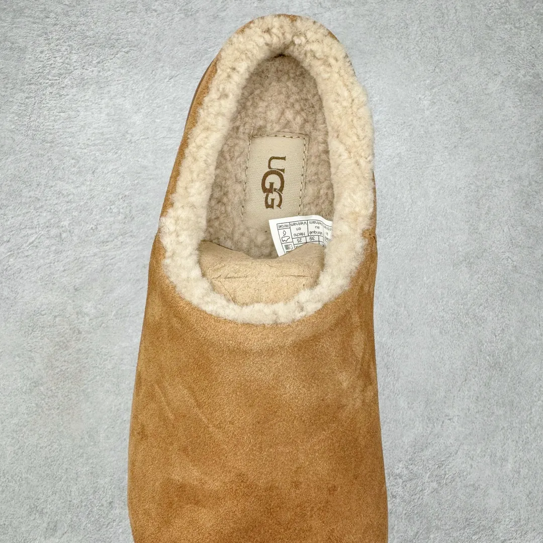 Pick up locally💰520 UGG 1688 Little Potato all-inclusive autumn and winter sheep fur integrated snow boots. All shoes are made from the same factory as ZP. Longfeng A-grade Australian imported sheep fur integrated brand OEM production line. Fully follow the ZP process. OEM original pattern maker adheres to the principle of no original shoes and no development selection. Pay attention to every detail. The most authentic version on the market TREADLITE "Light Wing" technology outsole Lightweight/durable/flexible/pile size: 35 36 37 38 39 40 Coding: by2936090